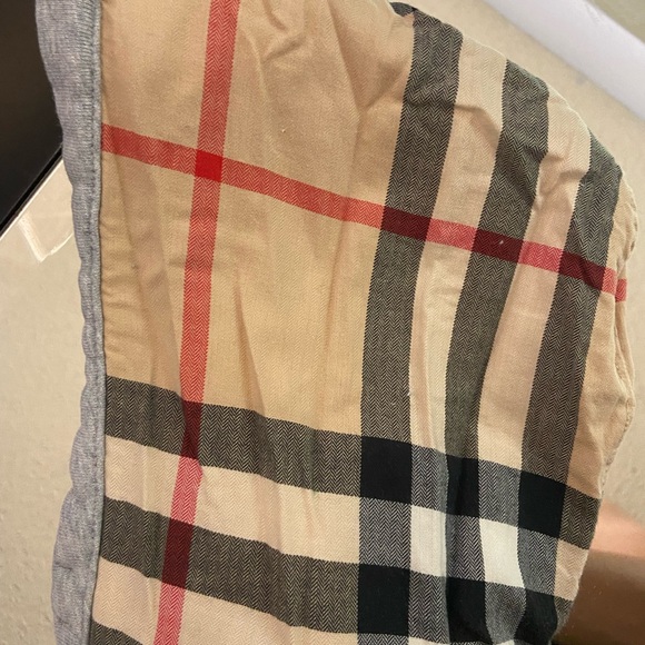 Burberry jacket for three years old - Picture 4 of 9